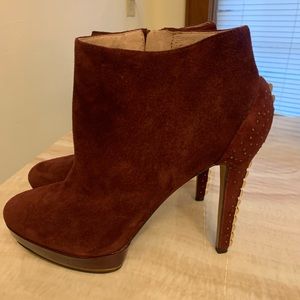 Vince Camuto maroon heels with gold studs size 8.